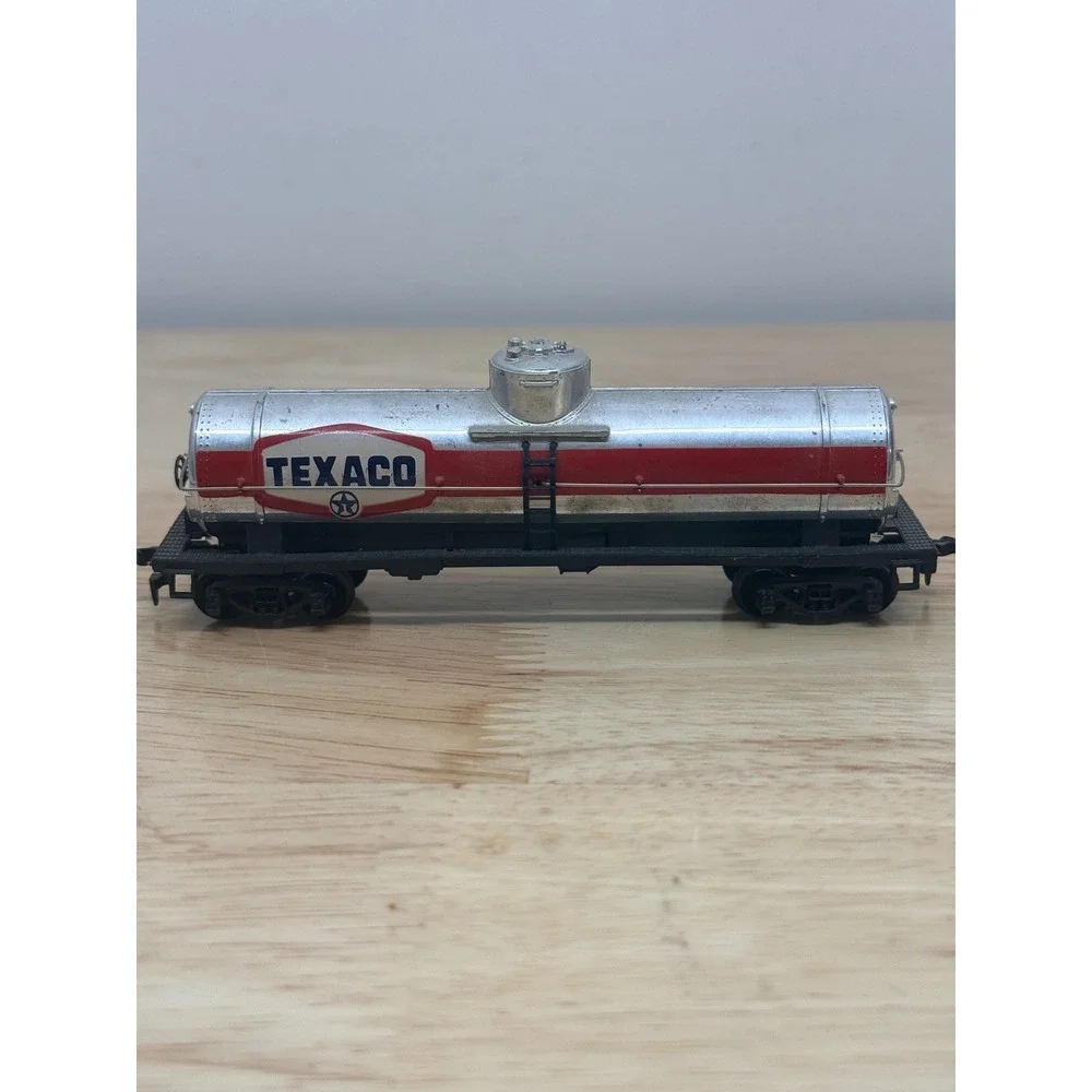 Vintage HO Scale Texaco Oil Tanker Rail Car Silver Red Made in Italy #AA